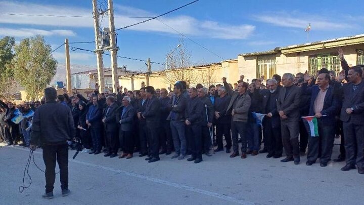 پیکر شهید مدافع امنیت در شهرستان ایوان تشییع شد