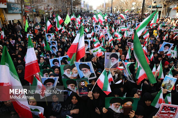 تجمع «همبستگی ملی» در زنجان