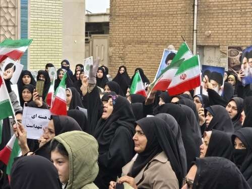 راهپیمایی مردم چرداول و آبدانان علیه اغتشاشگران