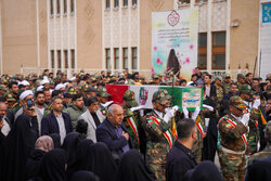 پیکر شهید جان بر کف ارتش در حرم شاهچراغ(ع) تشییع شد