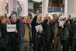 رجز خوانی «ابوذر روحی» در مراسم سوم شهید مدافع وطن برای دشمنان