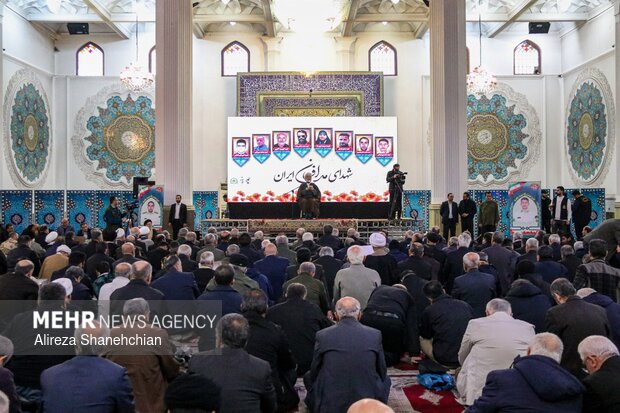 مراسم سومین روز شهادت شهدای مدافع وطن در مصلای رشت