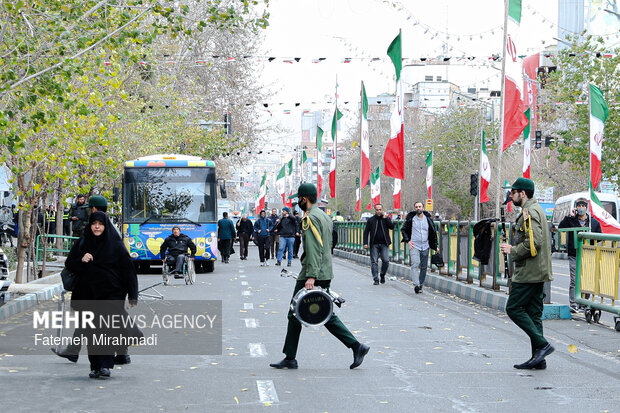 Tahran'daki cenaze töreninden kareler
