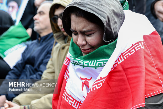 Tahran'daki cenaze töreninden kareler