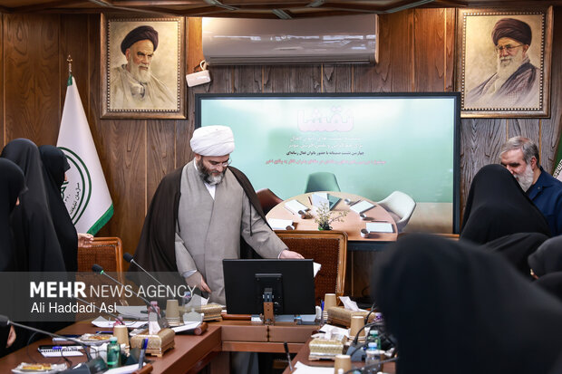 نشست رئیس سازمان تبلیغات اسلامی با زنان فعال رسانه