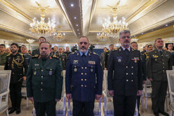 Iran’s defense min. meets with foreign military attaches