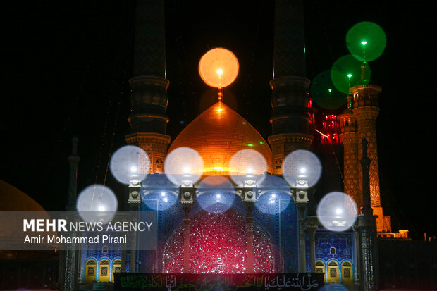 حال و هوای شب شهادت امام کاظم(ع) در حرم حضرت معصومه(س)