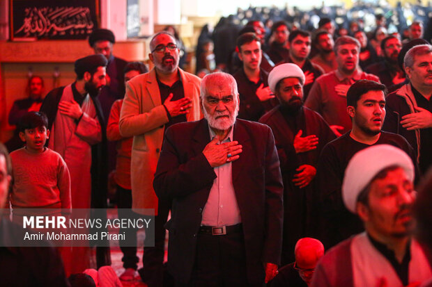 حال و هوای شب شهادت امام کاظم(ع) در حرم حضرت معصومه(س)