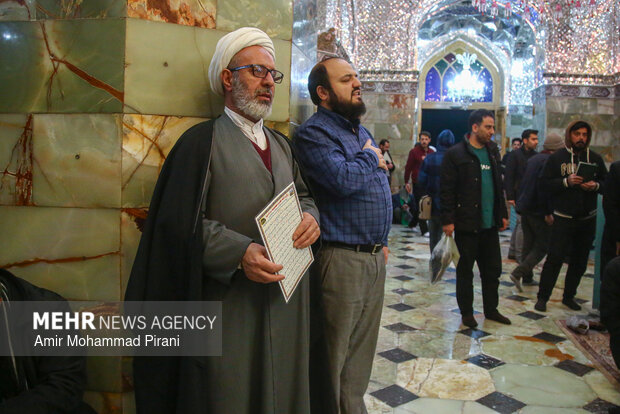 حال و هوای شب شهادت امام کاظم(ع) در حرم حضرت معصومه(س)