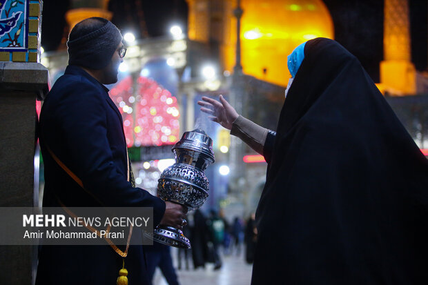 حال و هوای شب شهادت امام کاظم(ع) در حرم حضرت معصومه(س)