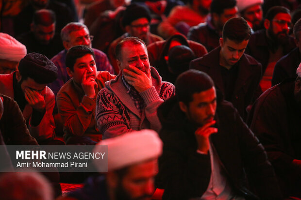 حال و هوای شب شهادت امام کاظم(ع) در حرم حضرت معصومه(س)