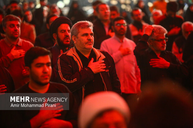 حال و هوای شب شهادت امام کاظم(ع) در حرم حضرت معصومه(س)