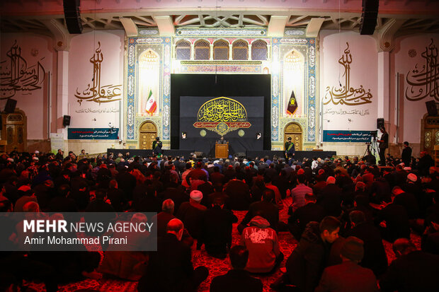 حال و هوای شب شهادت امام کاظم(ع) در حرم حضرت معصومه(س)