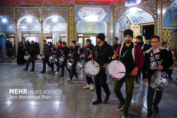 حال و هوای شب شهادت امام کاظم(ع) در حرم حضرت معصومه(س)