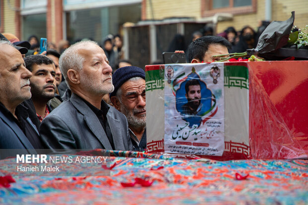 تشییع پیکر شهید سید حسن حسینی