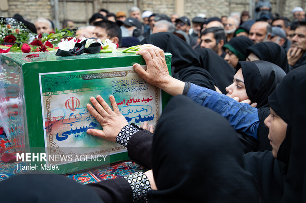 تشییع پیکر شهید سید حسن حسینی