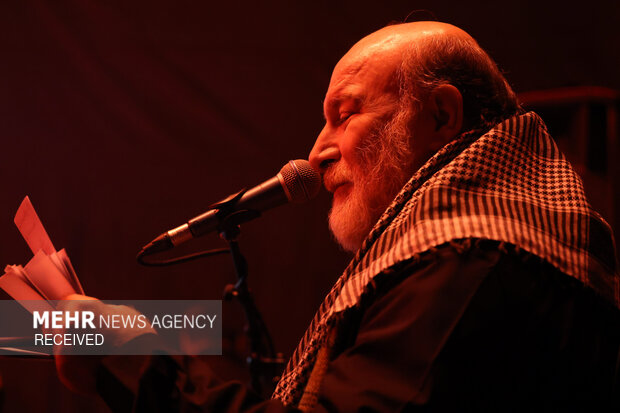 مراسم قرائت زیارت عاشورا در حسینه موج الحسین