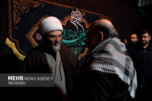 مراسم قرائت زیارت عاشورا در حسینه موج الحسین