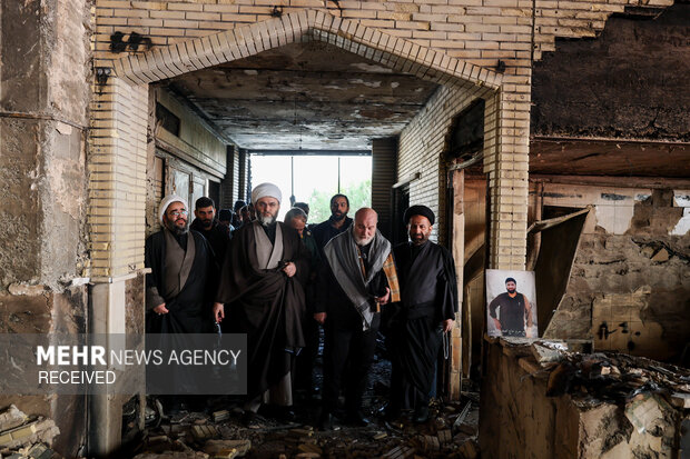 مراسم قرائت زیارت عاشورا در حسینه موج الحسین