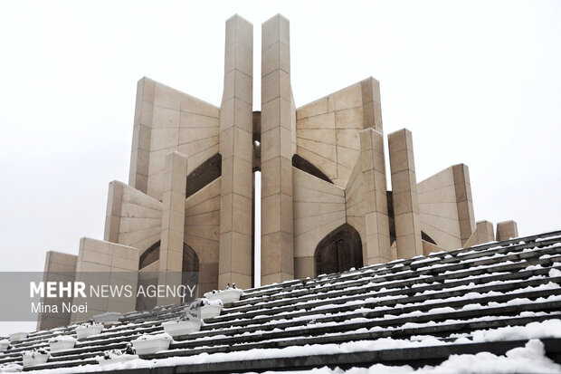 بارش برف در تبریز