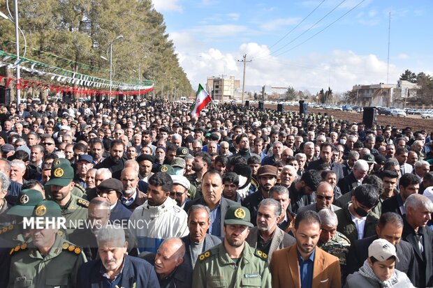 آئین تشییع پیکر شهید امنیت محسن حاجی زاده در آران و بیدگل برگزار شد آئین تشییع پیکر شهید امنیت محسن حاجی زاده در آران و بیدگل برگزار شد