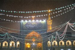 شب عید مبعث در حرم امام رضا(ع)