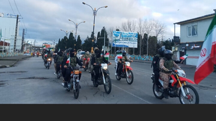 رژه اقتدار یگان های انتظامی و امدادی در نوشهر رژه اقتدار یگان های انتظامی و امدادی در نوشهر