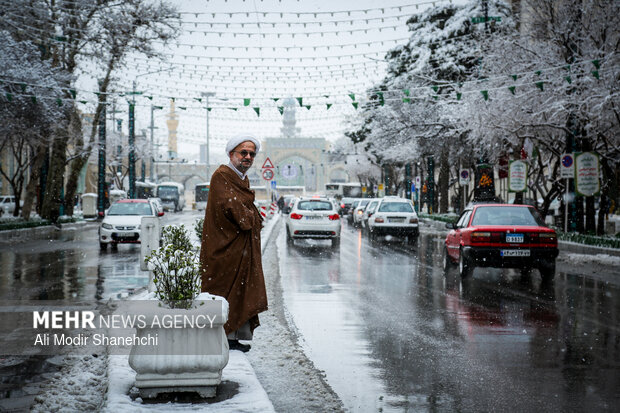 بارش برف در مشهد
