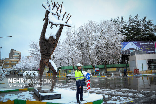 Snow blankets Mashhad