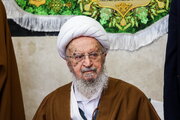 آیت‌الله مکارم شیرازی: ایمان به منجی، ضامن پایداری امت اسلامی است