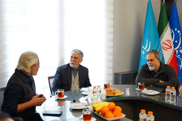 وزیر ارشاد از دبیرخانه فیلم فجر بازدید کرد؛ مخابره سیگنال‌ مهم به دنیا