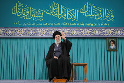 دیدار هزاران نفر از قشرهای مختلف مردم  با رهبر معظم انقلاب اسلامی