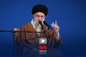 رهبر انقلاب: ملت ایران کمر فتنه را شکست