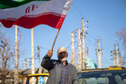 مردم ایران با وجود مشکلات اجازه دخالت به بیگانگان را نمی‌دهند