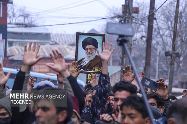 
Kashmiris support Iran against foreign-backed terrorists
