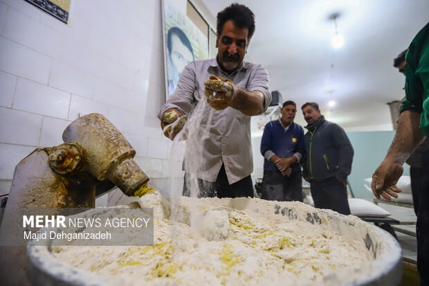 مراسم سنتی پخت نان «سوروک» در مهریز