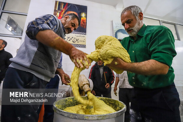مراسم سنتی پخت نان «سوروک» در مهریز