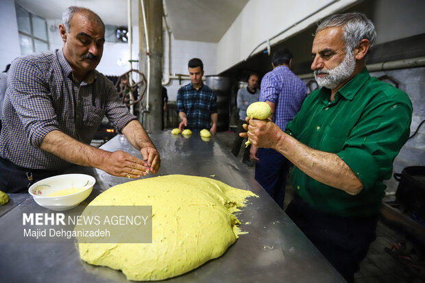 مراسم سنتی پخت نان «سوروک» در مهریز