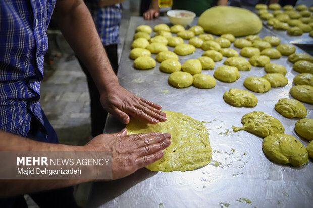 مراسم سنتی پخت نان «سوروک» در مهریز