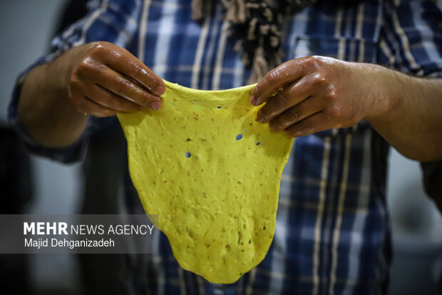 مراسم سنتی پخت نان «سوروک» در مهریز