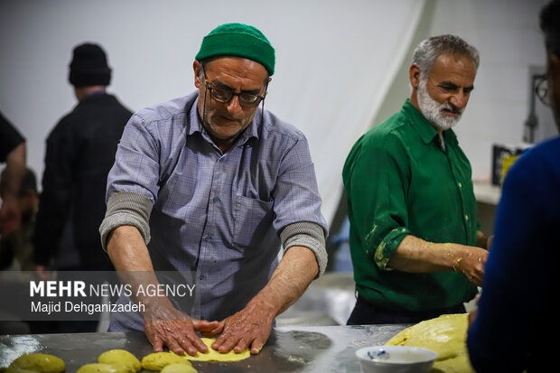 مراسم سنتی پخت نان «سوروک» در مهریز