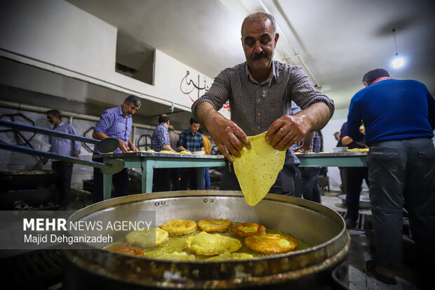 مراسم سنتی پخت نان «سوروک» در مهریز