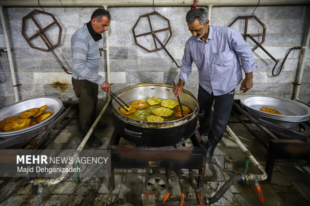 مراسم سنتی پخت نان «سوروک» در مهریز