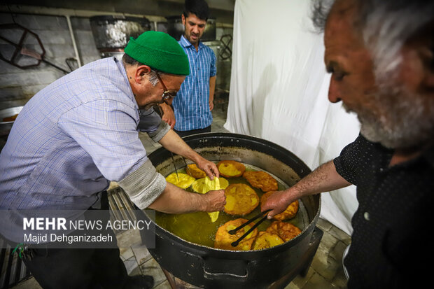 مراسم سنتی پخت نان «سوروک» در مهریز