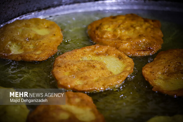 مراسم سنتی پخت نان «سوروک» در مهریز