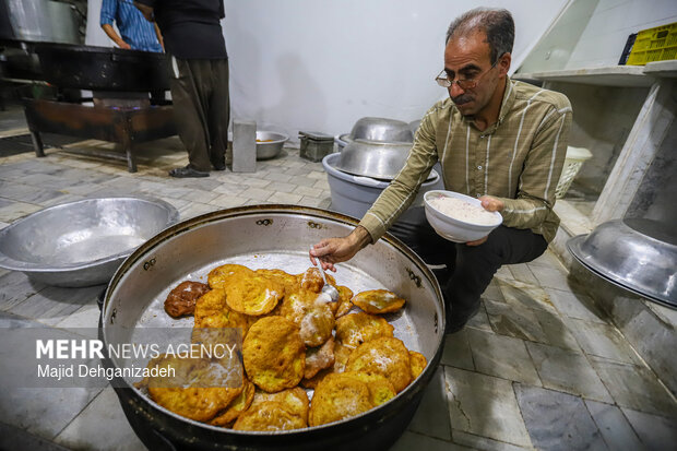 مراسم سنتی پخت نان «سوروک» در مهریز