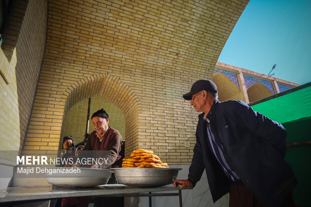 مراسم سنتی پخت نان «سوروک» در مهریز