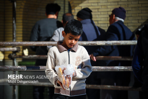 مراسم سنتی پخت نان «سوروک» در مهریز