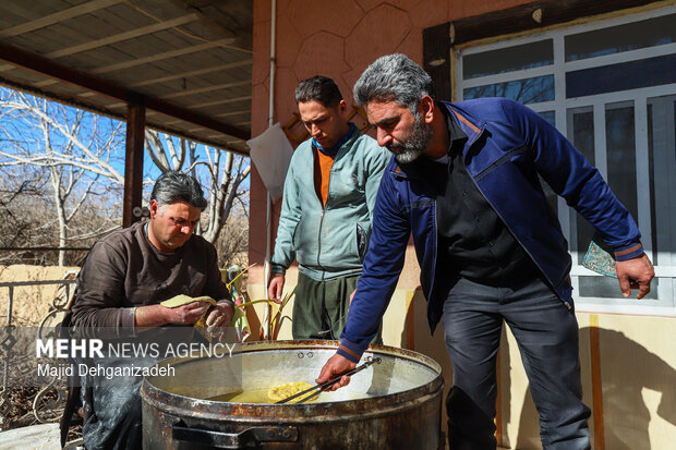 مراسم سنتی پخت نان «سوروک» در مهریز