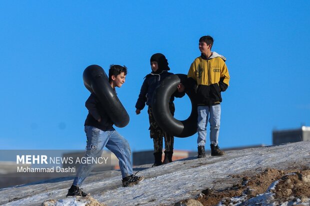 تیوپ سواری و تفریحات زمستانی در اردبیل